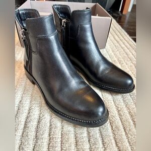 Black Leather Women’s Ankle Boots, Size 6 EUC
